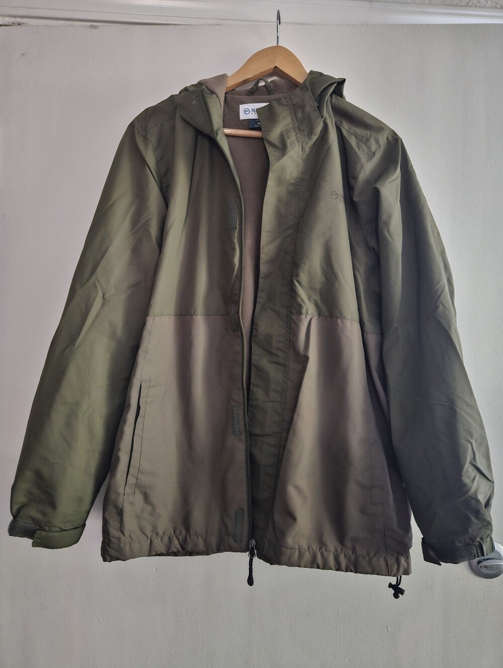 Magellan Outdoors Two-Tone Olive Hooded Wind Breaker Medium